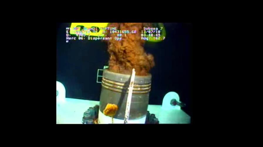 BP asegura detuvo hoy el vertido de petróleo