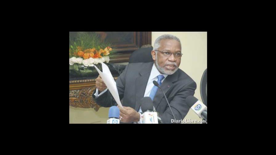 Miembros Academia de la Lengua piden interpelar a Melanio Paredes