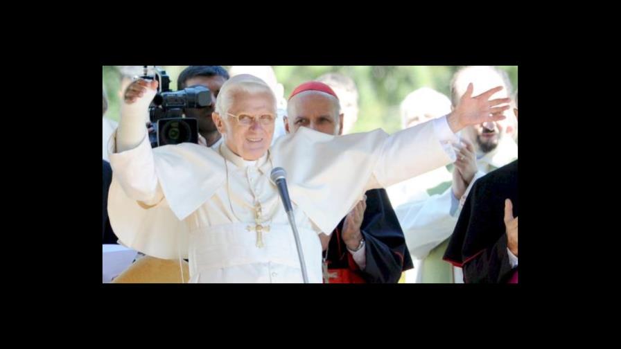 Papa dice que la iglesia necesita sacerdotes alegres