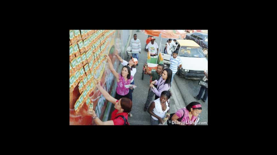 Jugos Tang presenta Tang Mandarina