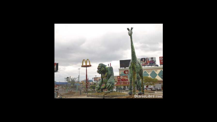 Roberto explica la idea construcción del parque