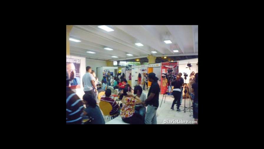 Estudiantes de Comunicación Social exponen sus trabajos