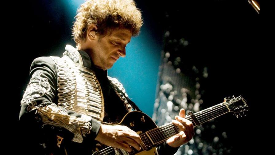 Gustavo Cerati está estable y permanece en hospital de Caracas