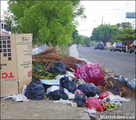 La basura arropa varios sectores de Santiago - Diario Libre