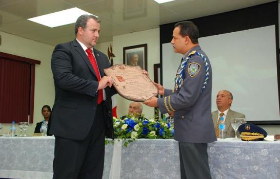 Autoridades reconocen labor agentes del DEA capturaron a Agosto