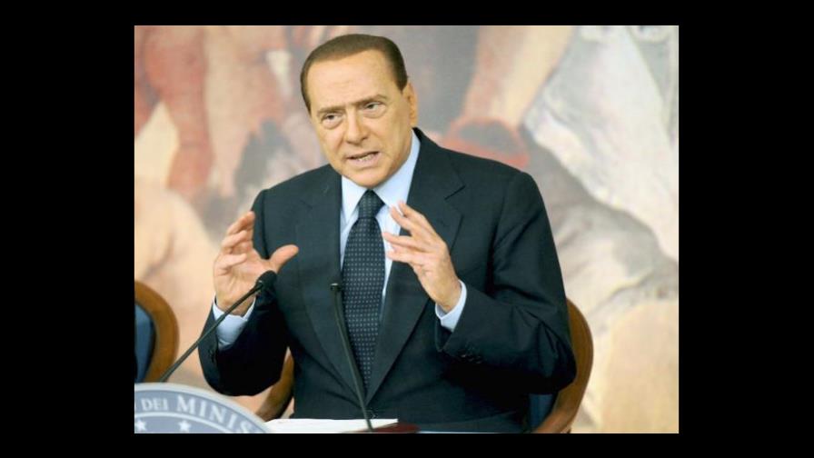 Berlusconi: Ahora estoy soltero y las mujeres hacen cola