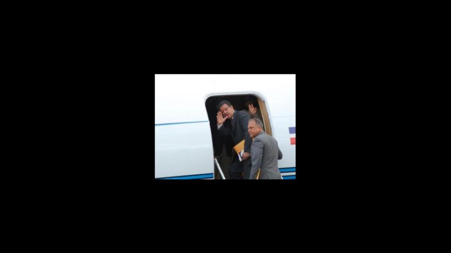 Leonel viaja a Caracas, Venezuela; firmará la venta de Refidomsa