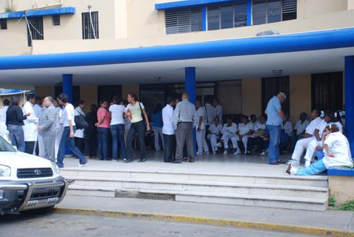 Denuncian ola de robos y atracos en alrededores del Hospital Salvador Gautier