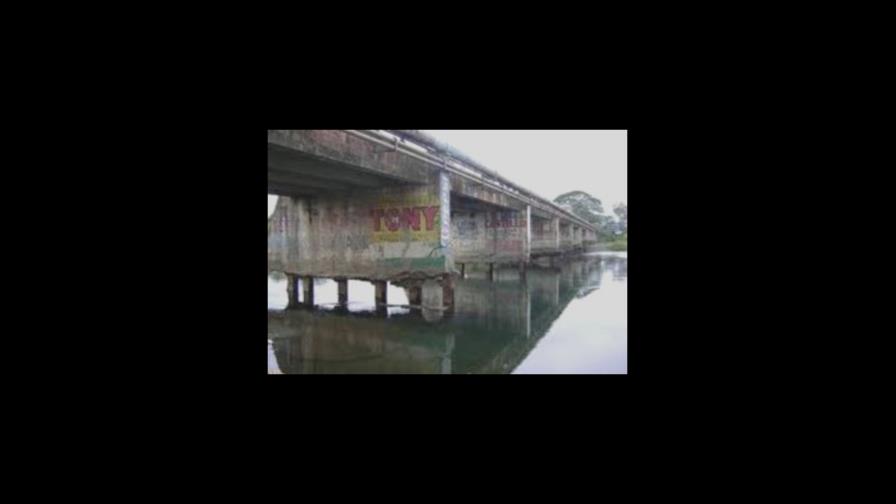 El puente sobre el Yuna a punto de desplomarse