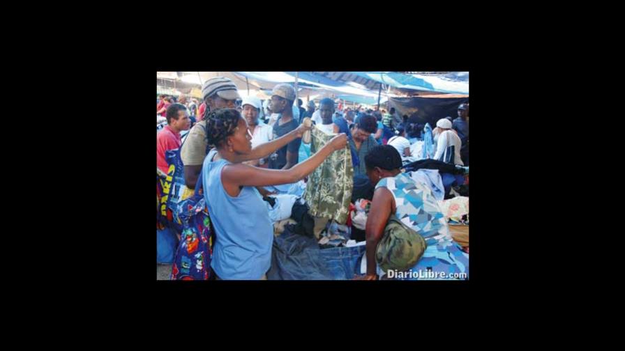 Sigue la venta de ropa usada importada de Haití Sigue la venta de ropa usada importada de Haití