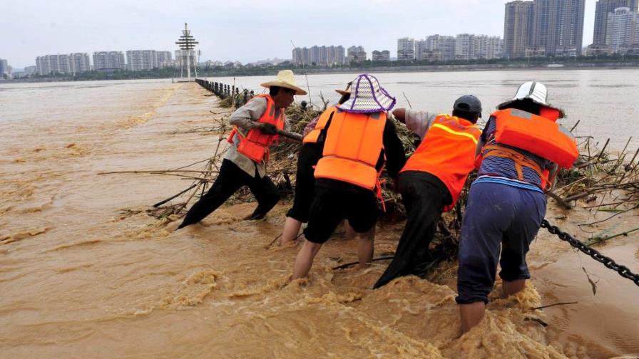 Aumentan a 132 las muertes por inundaciones en sur de China