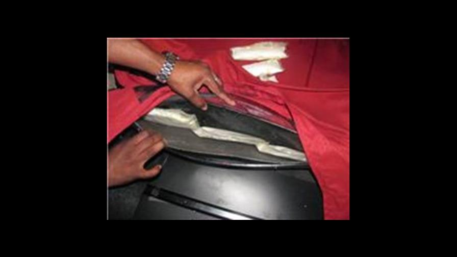 DNCD apresa banda que preparaba maleta de doble fondo