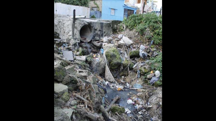 Las aguas residuales contaminan el atractivo del municipio Higüey