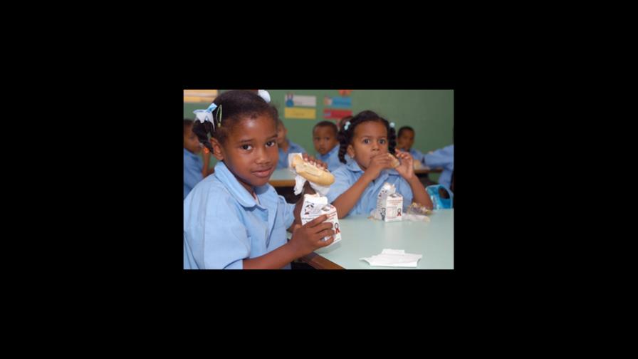 Se eleva a 126 número de niños intoxicados con el desayuno escolar en Azua