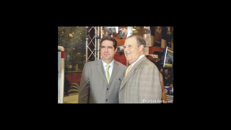 García firma acuerdo líneas aéreas italianas