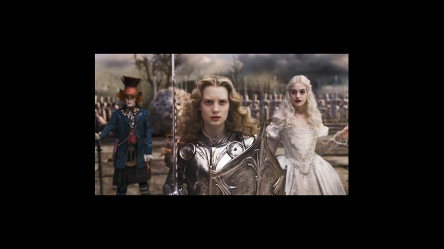 Alicia en el País de las Maravillas sigue dominando taquillas Alicia en el País de las Maravillas sigue dominando taquillas