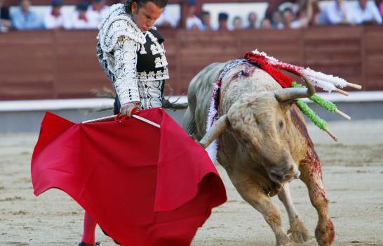 Cornada lesiona gravemente torero español
