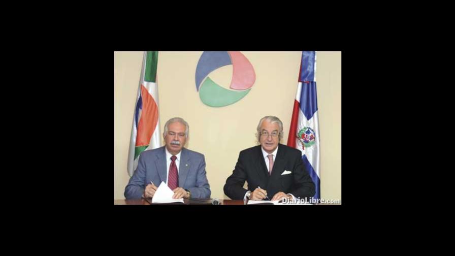 Española Tecnocom y BHD hacen alianza