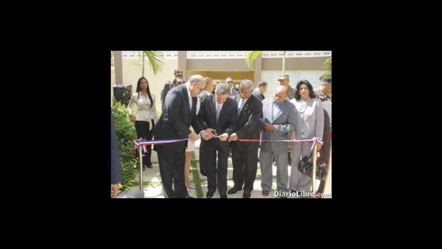 Presidente inaugura escuela en Caballona Presidente inaugura escuela en Caballona