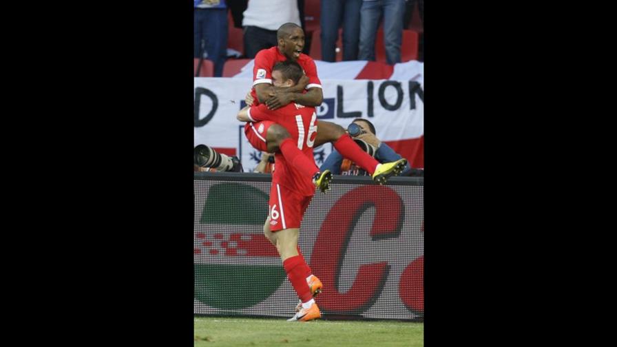 Inglaterra aventaja 1-0 a Eslovenia