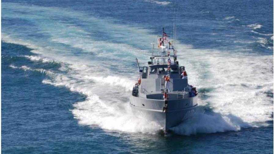 Buque de bandera boliviana zozobra próximo al muelle de Haina