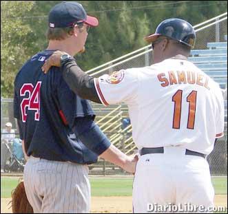 Criollos copan posiciones industria béisbol