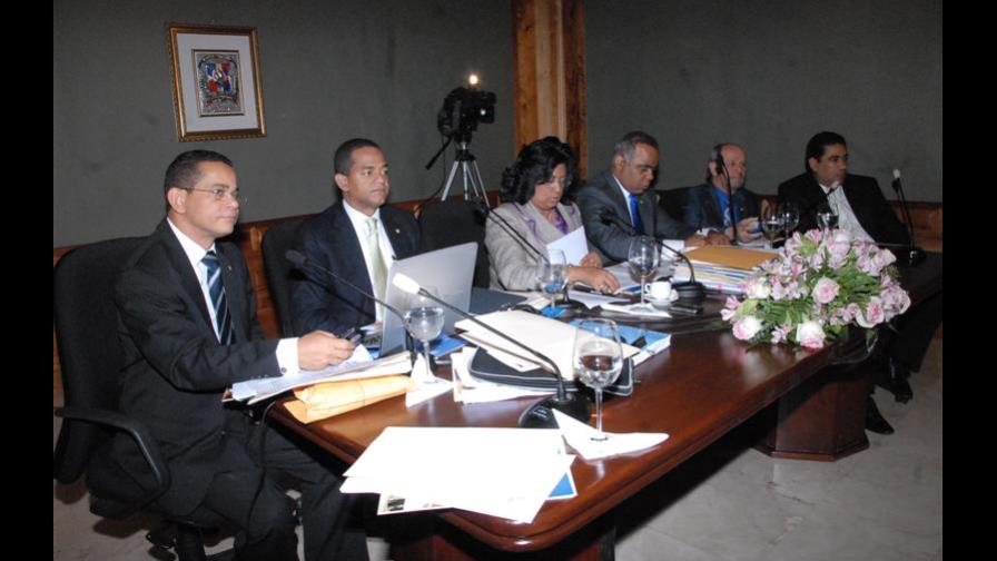 Senado concluyó ayer entrevistas a 126 de 136 postulantes a la JCE