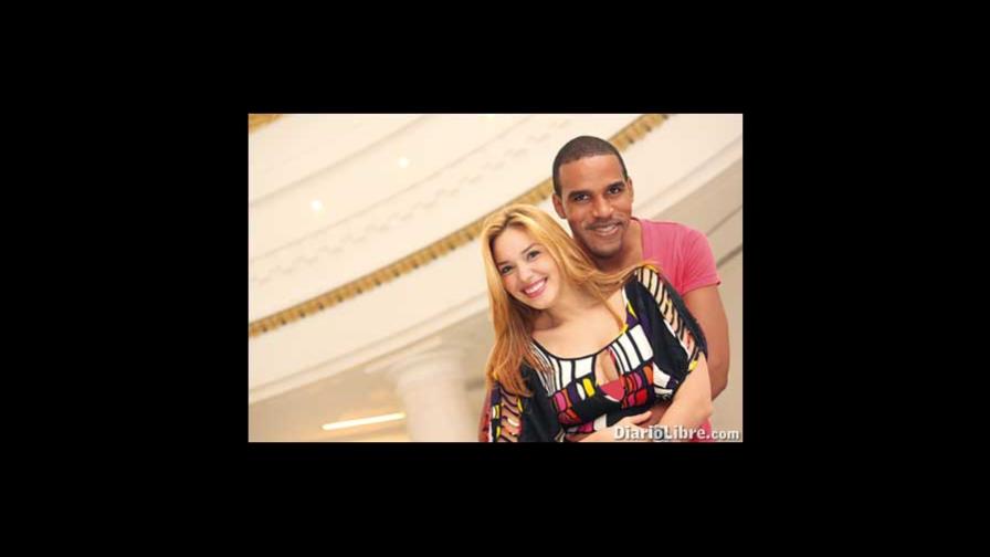 Hony Estrella apuesta a La leyenda del comodín y sus barbiedolls