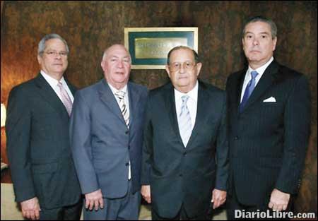 Troncoso y Cáceres celebra sus 95 años de servicios legales