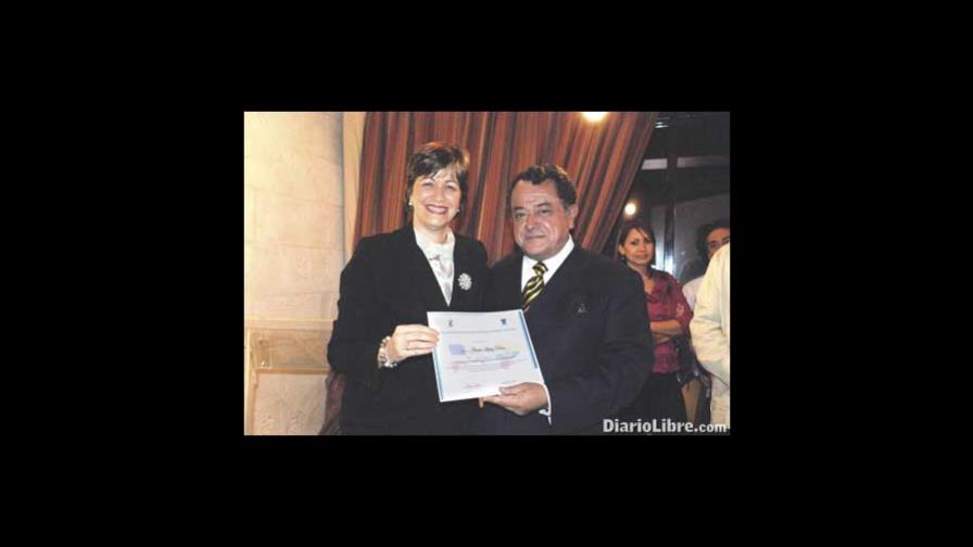 Embajada ecuatoriana ofrece fiesta de honor Embajada ecuatoriana ofrece fiesta de honor