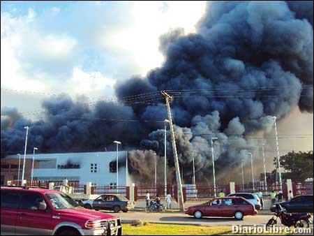 Mueren nueve personas en incendio en la Ciudad de la Salud
