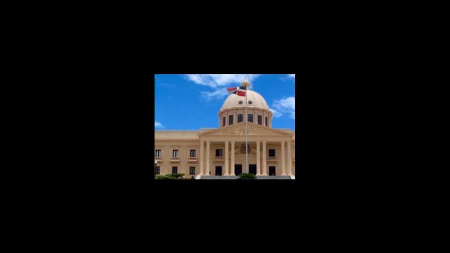 Gobierno y BID se reúnen para aumento salarial de médicos