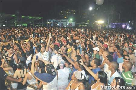 Presidente y Cosmopolitan rompen récords chicas en bikini