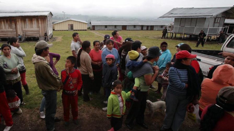 Volcán colombiano Galeras entra en erupción y declaran alerta roja