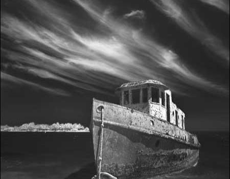 Domingo Batista: Medalla de oro con foto en blanco y negro