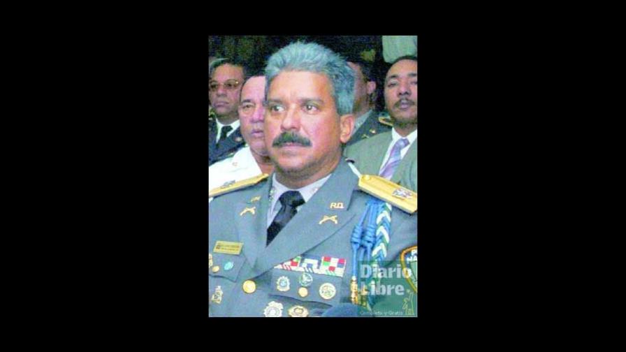 Fiscalia interroga al general retirado Luis Darío de la Cruz Consuegra