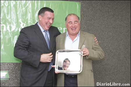 Pellerano & Herrera realiza homenaje