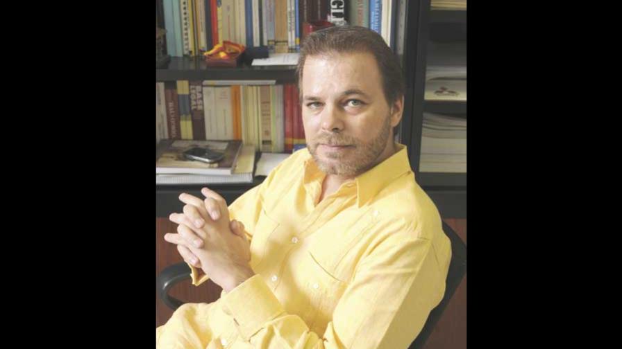 En directo - Román Escohotado