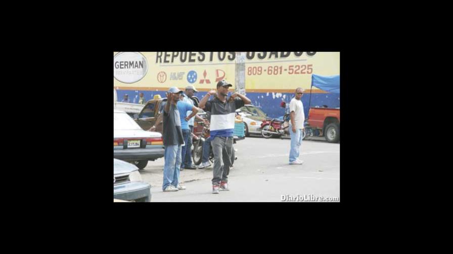 Piden eliminar a los buscones de La 20