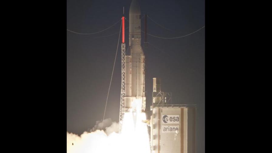 Lanzan cohete Ariane-5 para poner en órbita dos satélites Lanzan cohete Ariane-5 para poner en órbita dos satélites