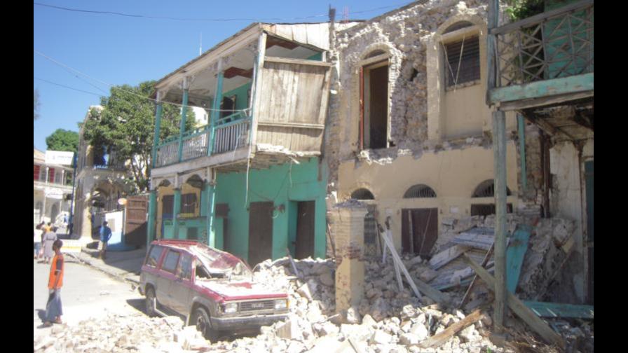 Escombros de Haití podrían llenar 5 estadios