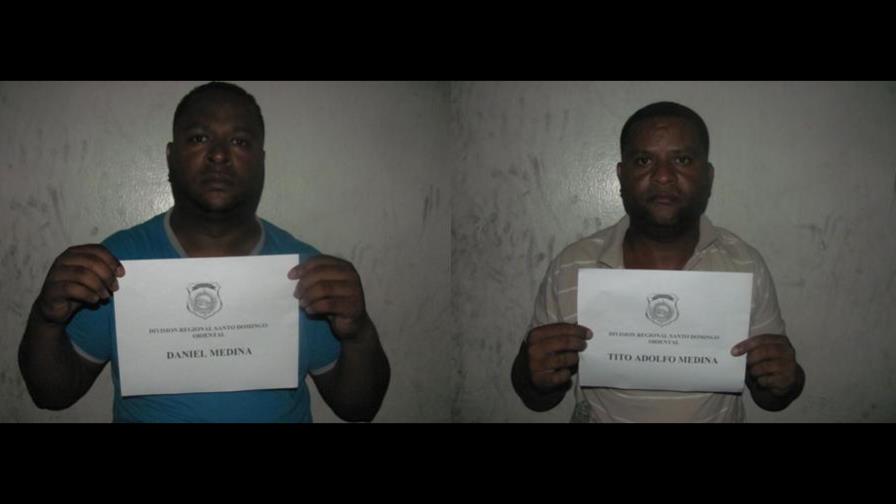 Detienen dos con cinco paquetes de cocaína Detienen dos con cinco paquetes de cocaína