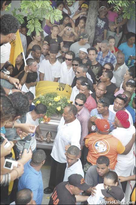José Lima recibió ayer su último adiós en el cementerio de Las Charcas, lugar donde nació
