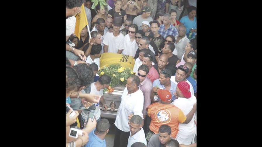 José Lima recibió ayer su último adiós en el cementerio de Las Charcas, lugar donde nació