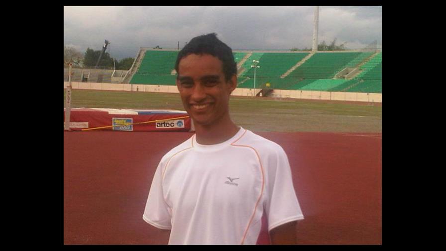 Santos impone récord nacional juvenil en los 400 metros
