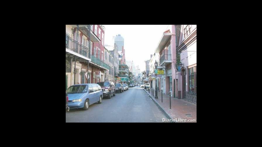 En directo - Caminando por una acera de barrio En directo - Caminando por una acera de barrio