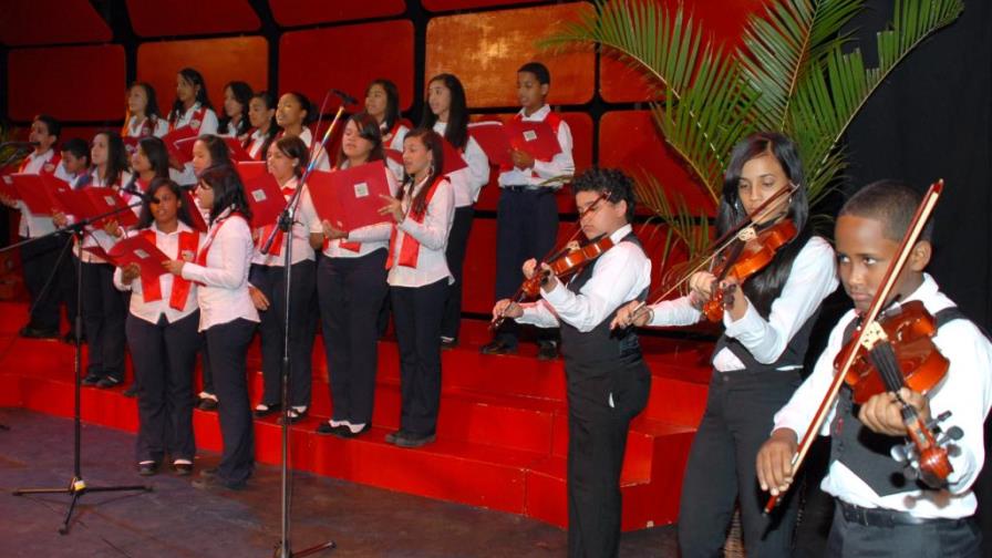 Educación clausura Mes de la canción escolar