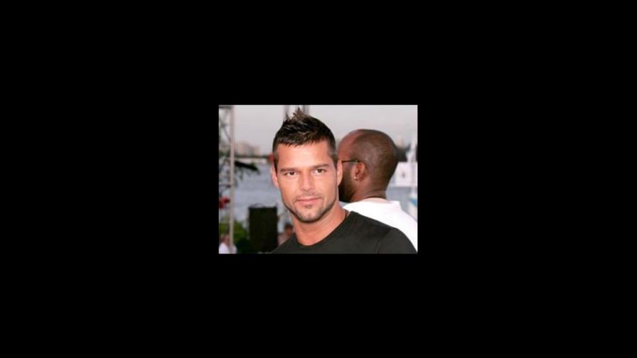 Ricky Martin difunde los temas de su nuevo álbum en Internet