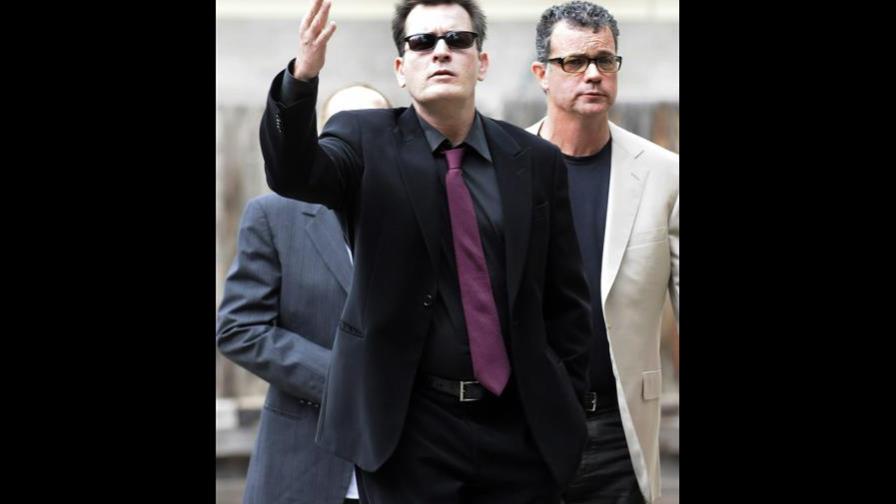 Charlie Sheen continuará el proceso de rehabilitación en su propia casa