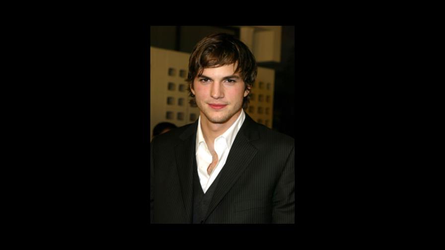 Premian a Jessica Alba y Ashton Kutcher como los peores del cine